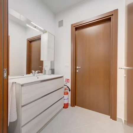 Sghouse Con Parcheggio Gratuito ריבולי